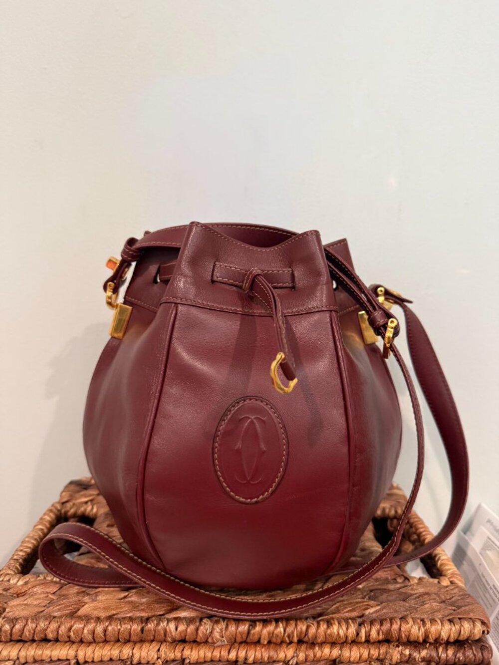 Vintage Must de Cartier Bordeaux Leather Drawstring Bucket Bag Gold Hardware - Picture 2 of 10